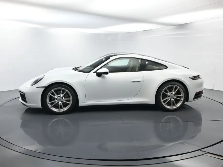 2022 Porsche 911 4 photo 1