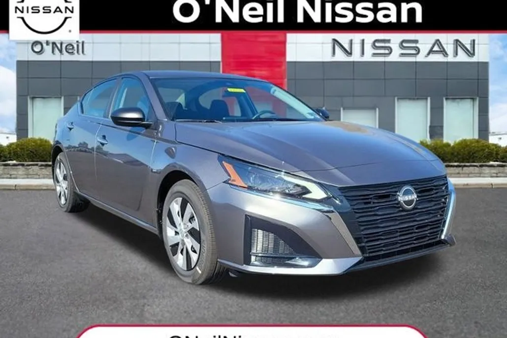 2025 Nissan Altima S photo 1