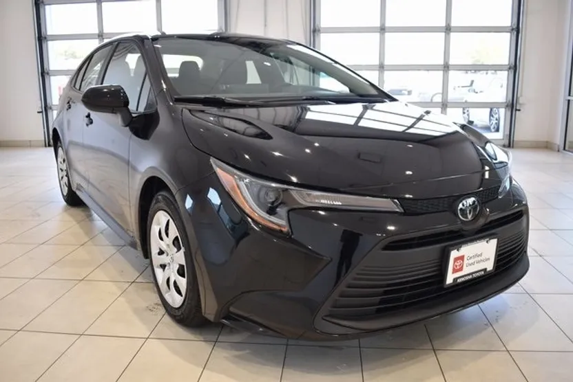 2024 Toyota Corolla LE photo 1