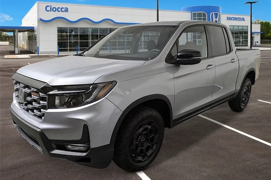 2025 Honda Ridgeline TrailSport photo 1