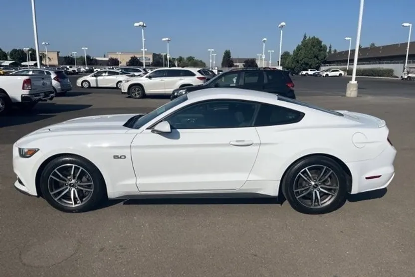 2016 Ford Mustang GT photo 1