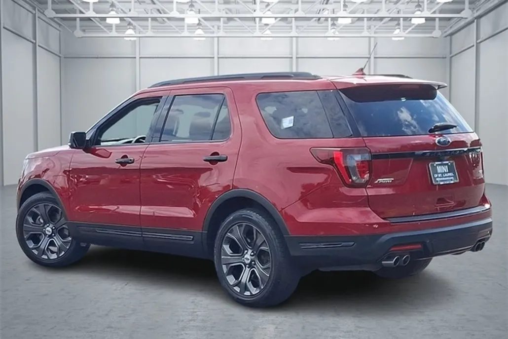 2018 Ford Explorer Sport photo 1