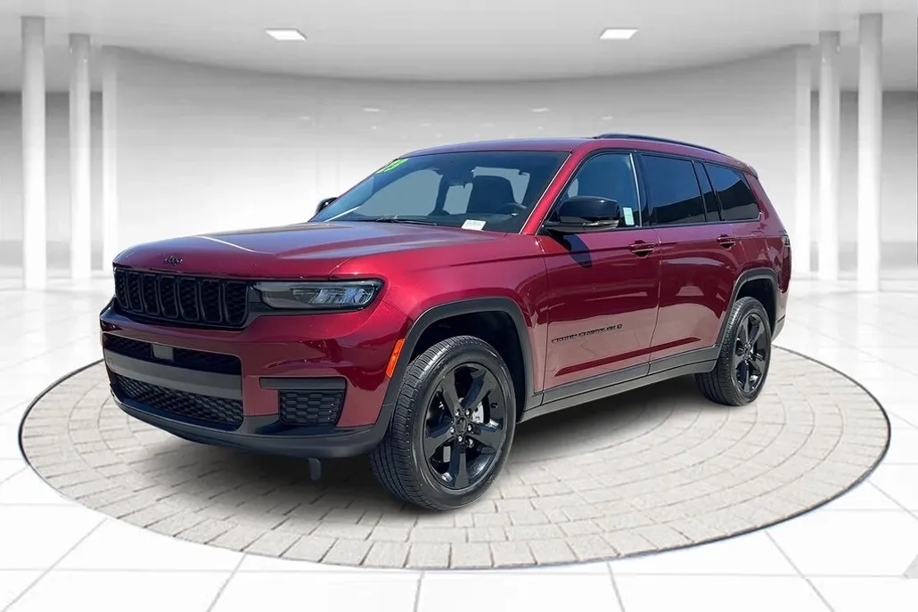 2023 Jeep Grand Cherokee Altitude photo 1