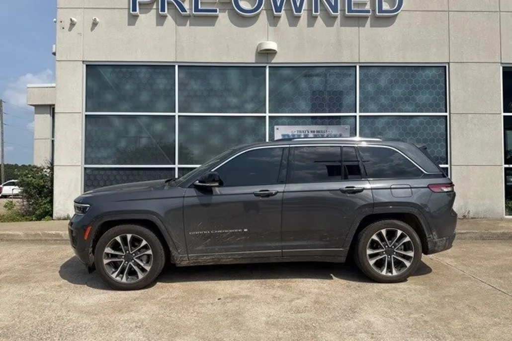 2022 Jeep Grand Cherokee Overland photo 1