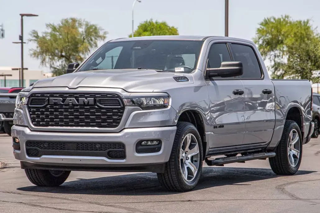 2025 Ram 1500 Tradesman photo 1