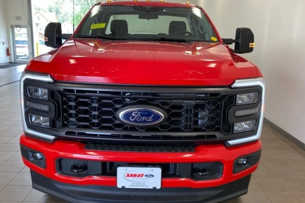 2025 Ford F-350 photo 1