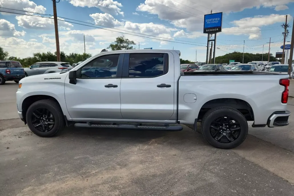 2022 Chevrolet Silverado 1500 Custom photo 1