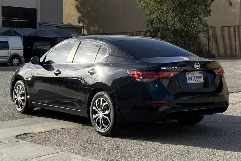 2021 Nissan Sentra S photo 1