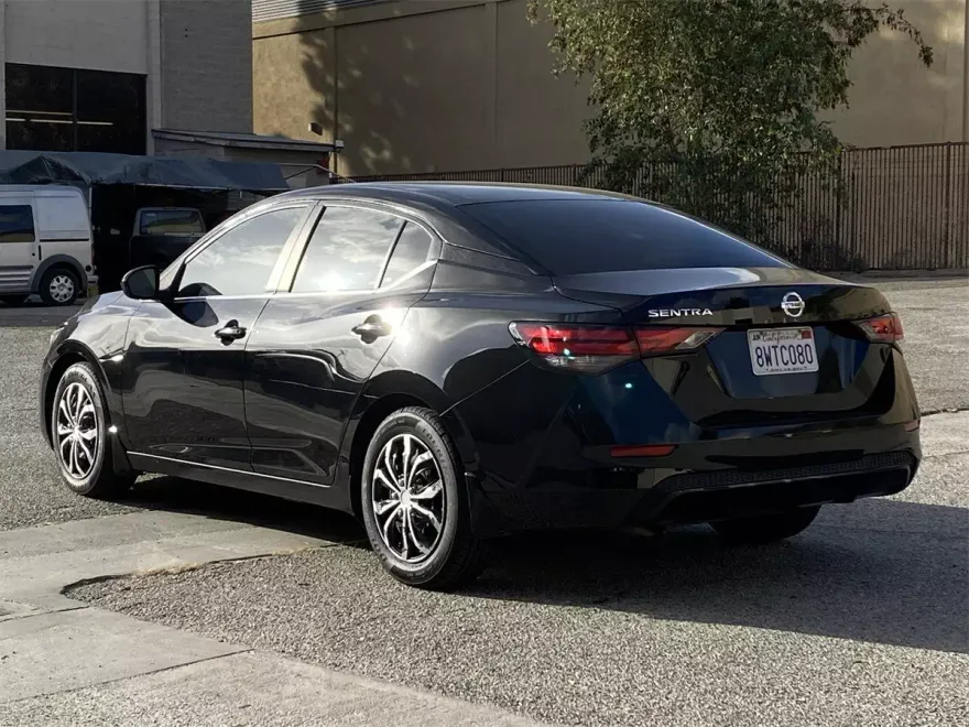 2021 Nissan Sentra S photo 1
