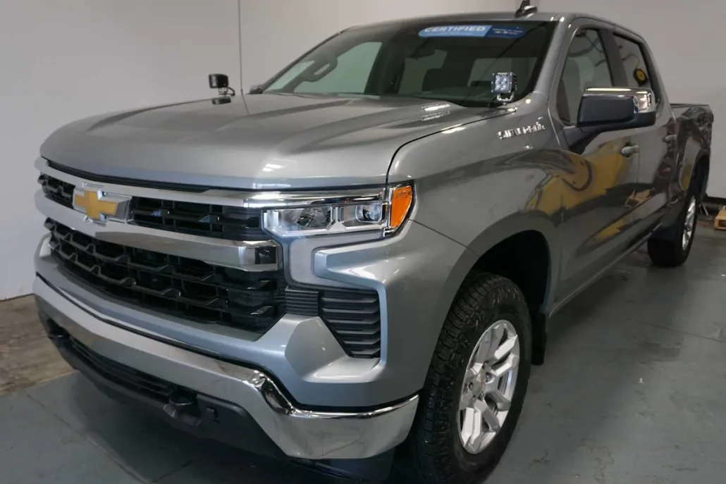 2025 Chevrolet Silverado 1500 LT photo 1