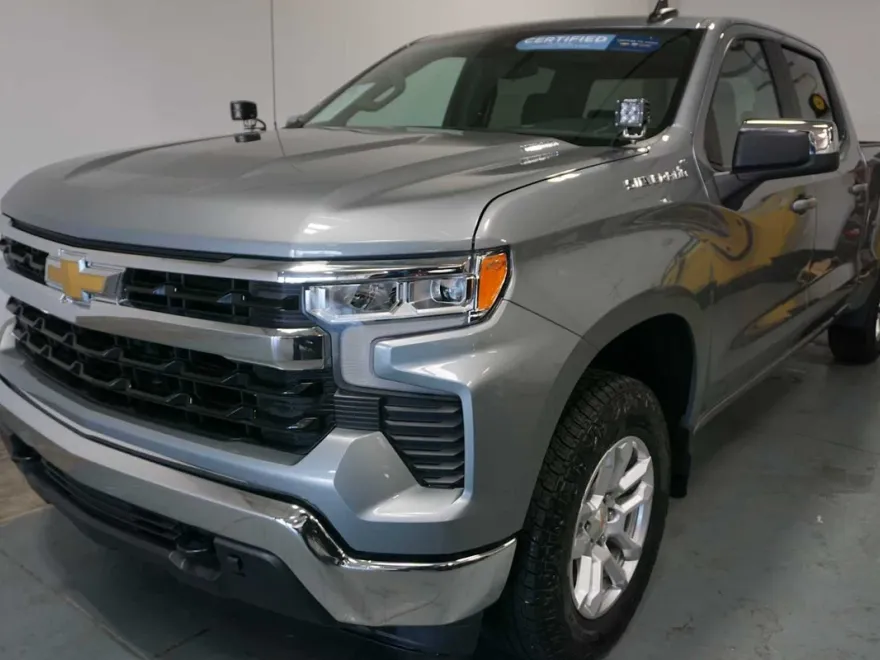 2025 Chevrolet Silverado 1500 LT photo 1