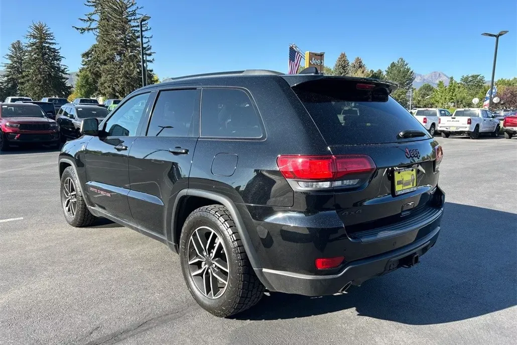 2021 Jeep Grand Cherokee Trailhawk photo 1