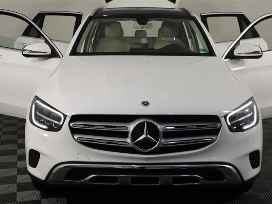 2020 Mercedes Benz GLC 300 photo 1