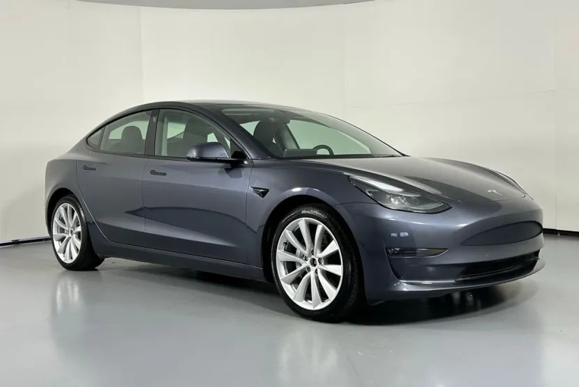 2022 Tesla Model 3 Long Range photo 1