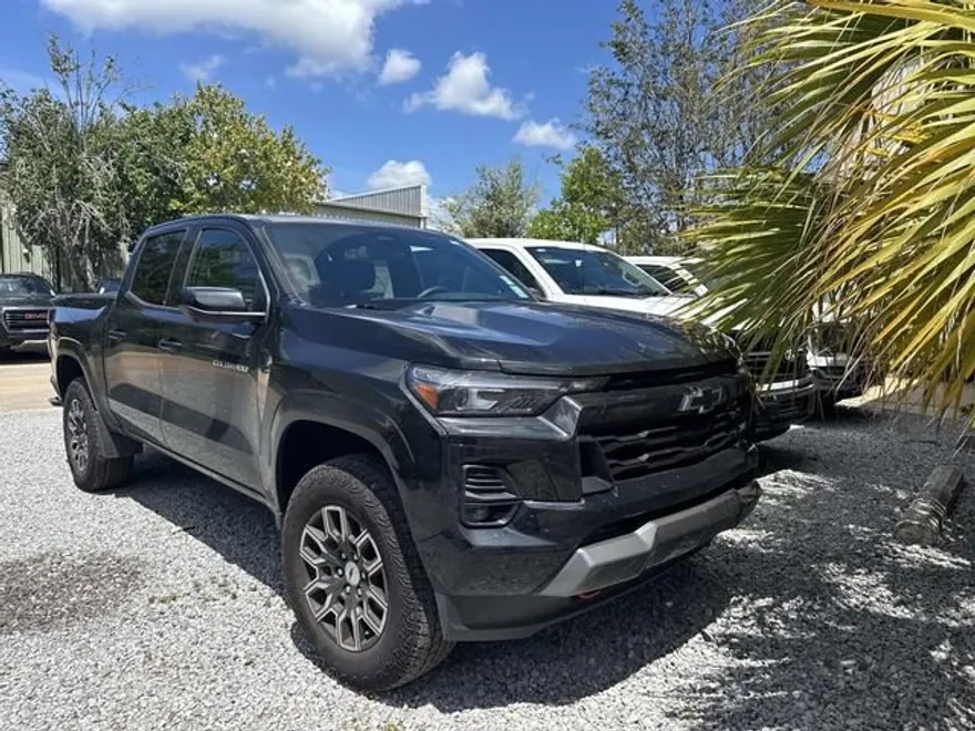 2024 Chevrolet Colorado Z71 photo 1
