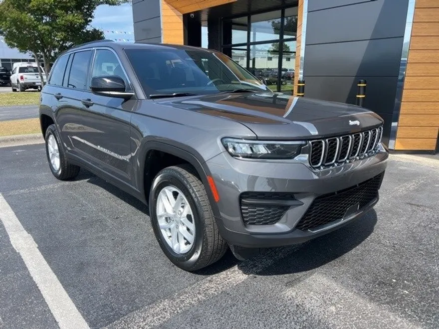 2025 Jeep Grand Cherokee Laredo X photo 1