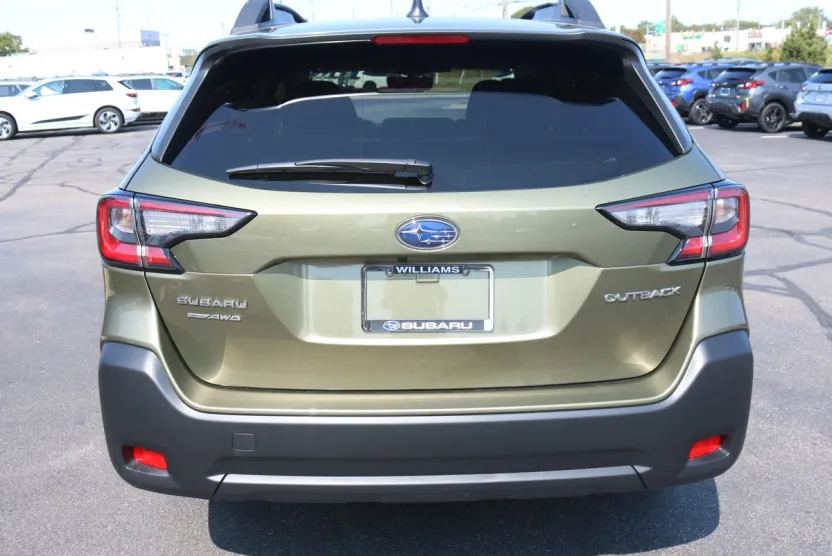 2025 Subaru Outback Premium photo 1