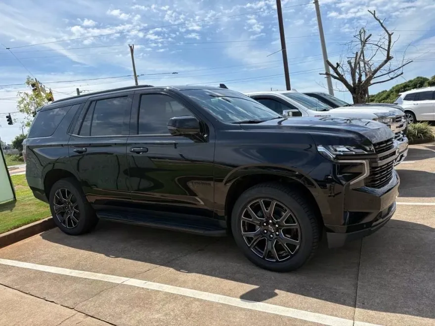 2023 Chevrolet Tahoe RST photo 1