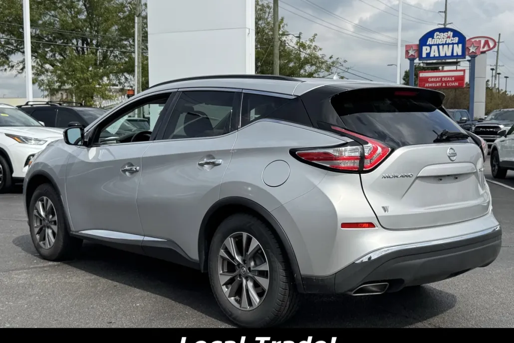2016 Nissan Murano SV photo 1