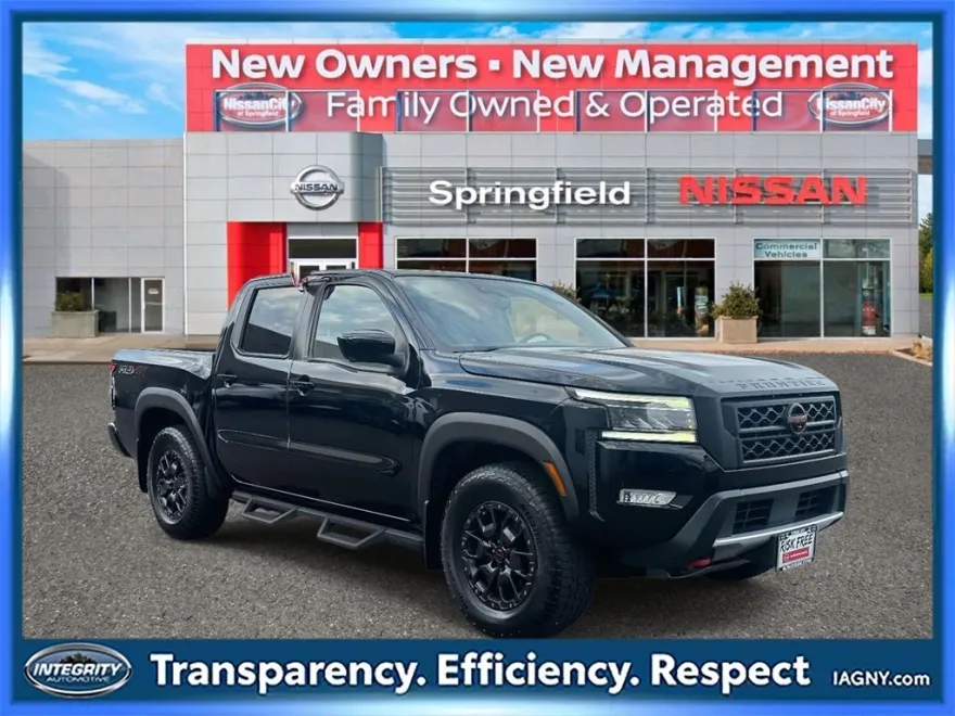 2022 Nissan Frontier Crew Cab PRO-4X photo 1