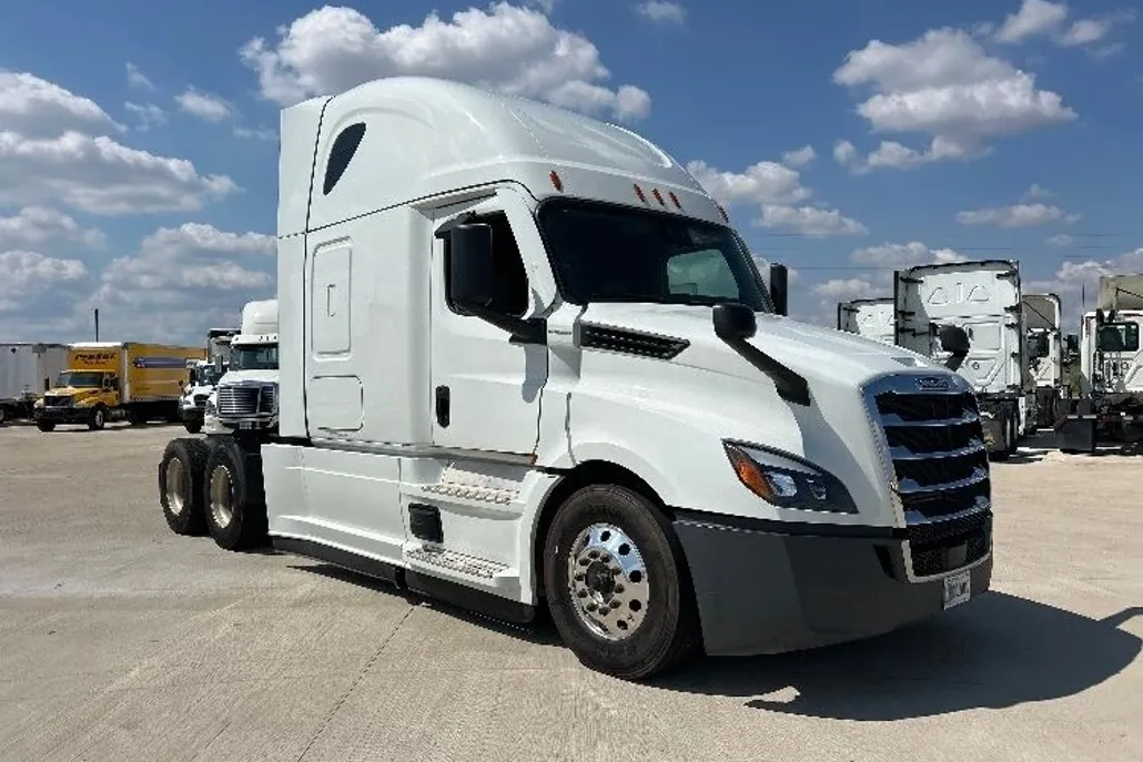 2021 Freightliner Cascadia 126" Sleeper Cab photo 1