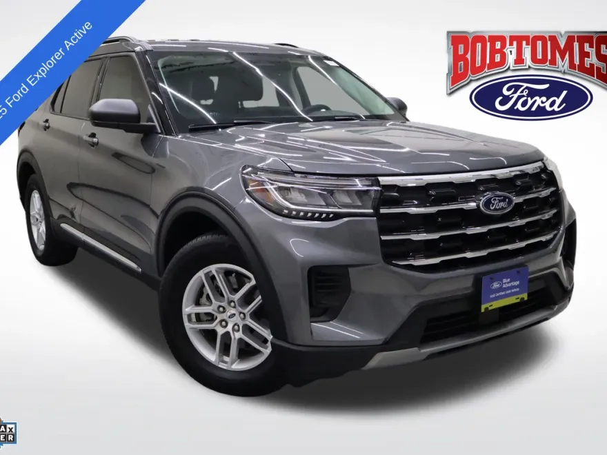 2025 Ford Explorer photo 1