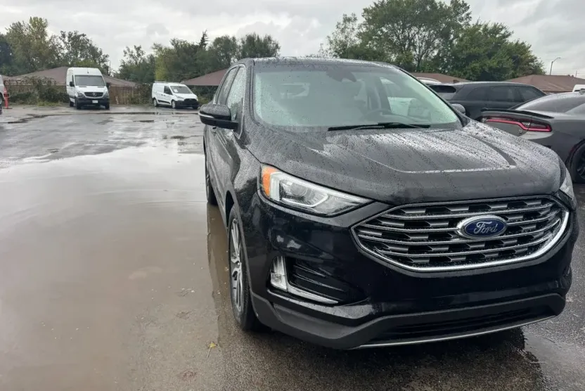 2019 Ford Edge Titanium photo 1