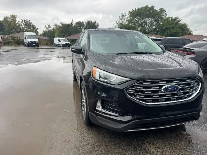 2019 Ford Edge Titanium photo 1