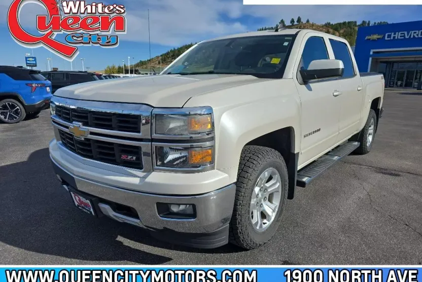 2015 Chevrolet Silverado LT photo 1