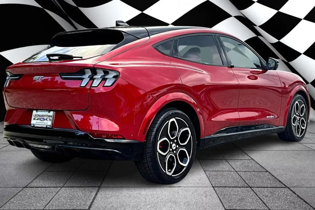 2022 Ford Mustang Mach-E GT photo 1