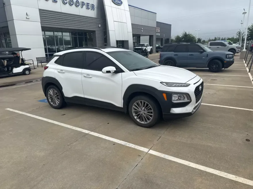 2021 Hyundai Kona SEL Plus photo 1