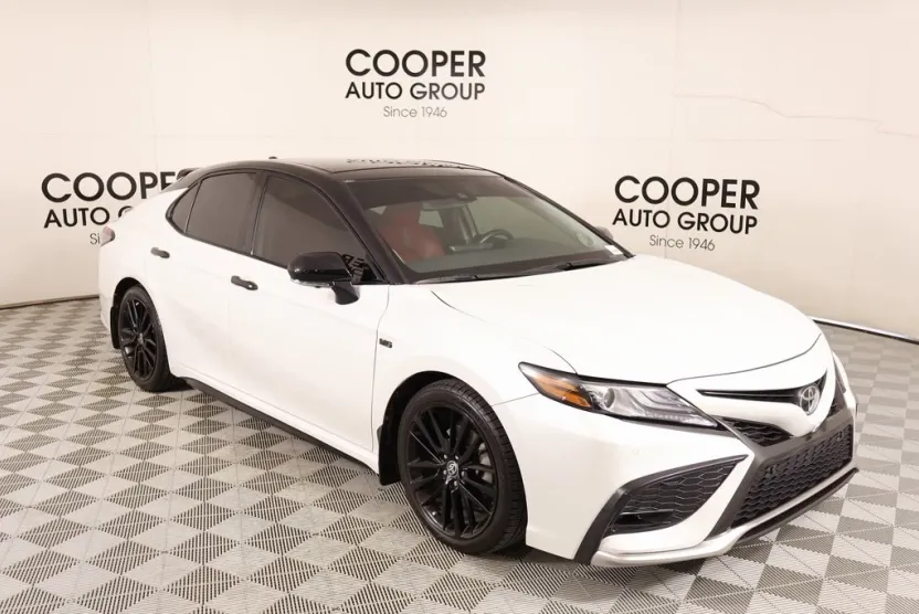2022 Toyota Camry XSE photo 1