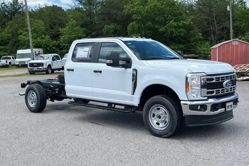 2025 Ford F-350 XL photo 1