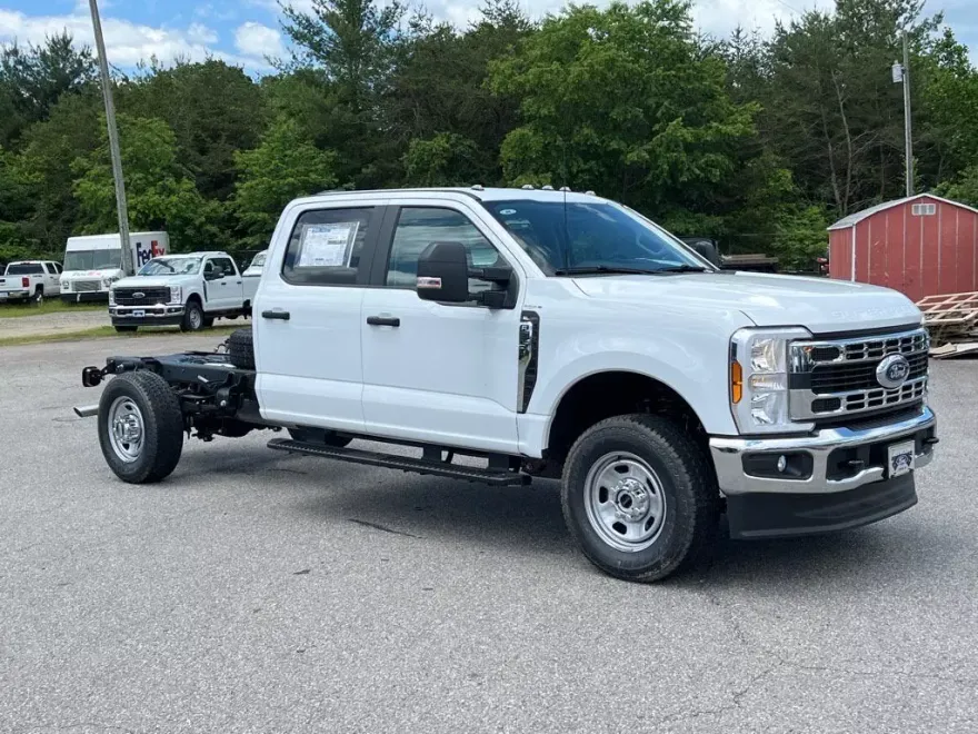2025 Ford F-350 XL photo 1
