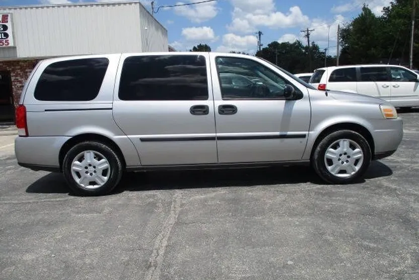 2008 Chevrolet Uplander LS photo 1
