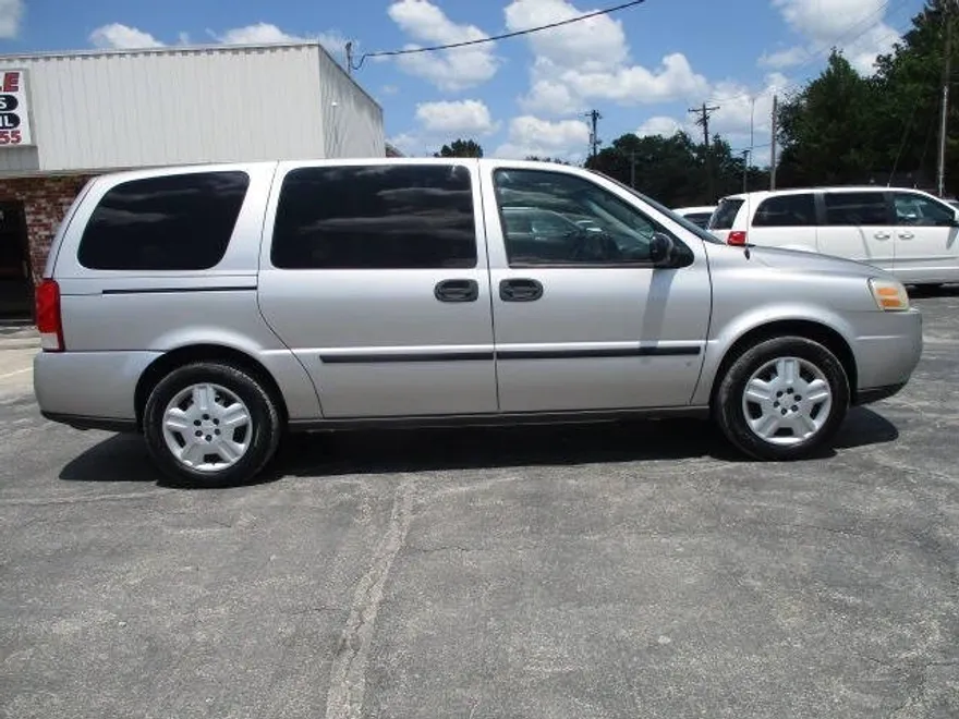 2008 Chevrolet Uplander LS photo 1