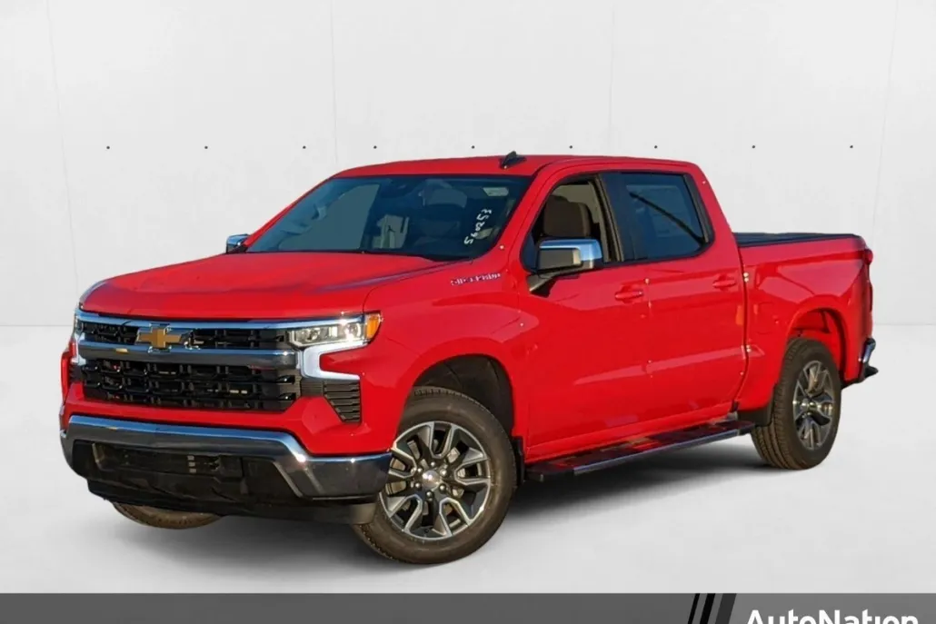 2025 Chevrolet Silverado 1500 LT photo 1