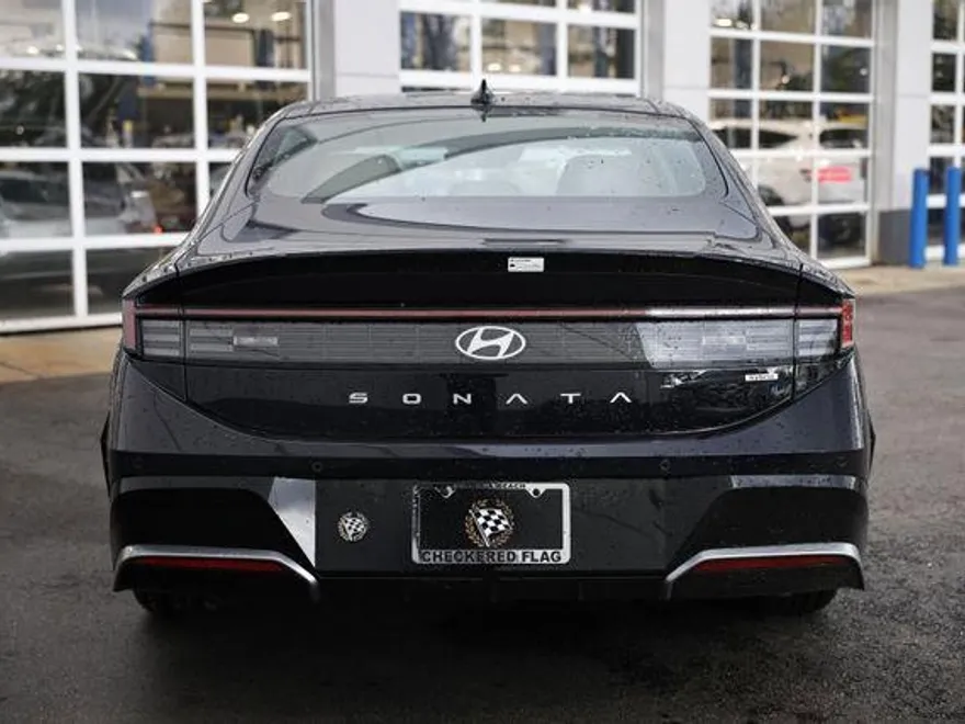 2025 Hyundai Sonata Hybrid Limited photo 1