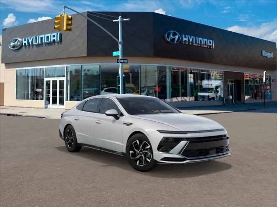 2025 Hyundai Sonata SEL photo 2
