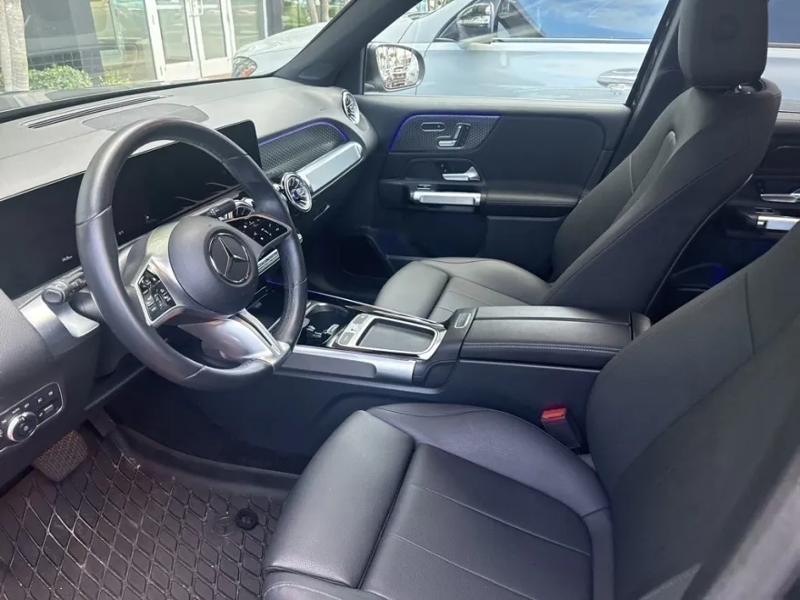 2024 Mercedes Benz GLB 250 photo 1