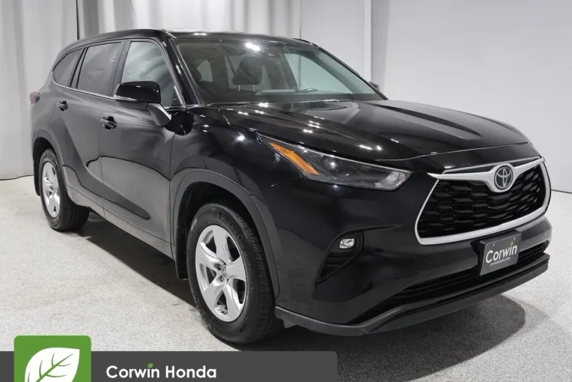 2022 Toyota Highlander Hybrid XLE photo 1