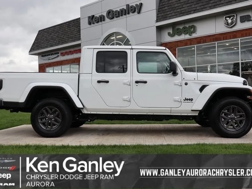 2025 Jeep Gladiator Sport S photo 1