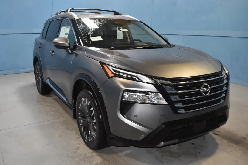 2026 Nissan Rogue Platinum photo 1