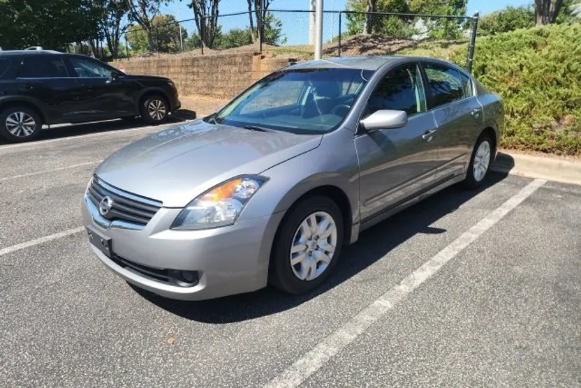 2009 Nissan Altima 2.5 S photo 1