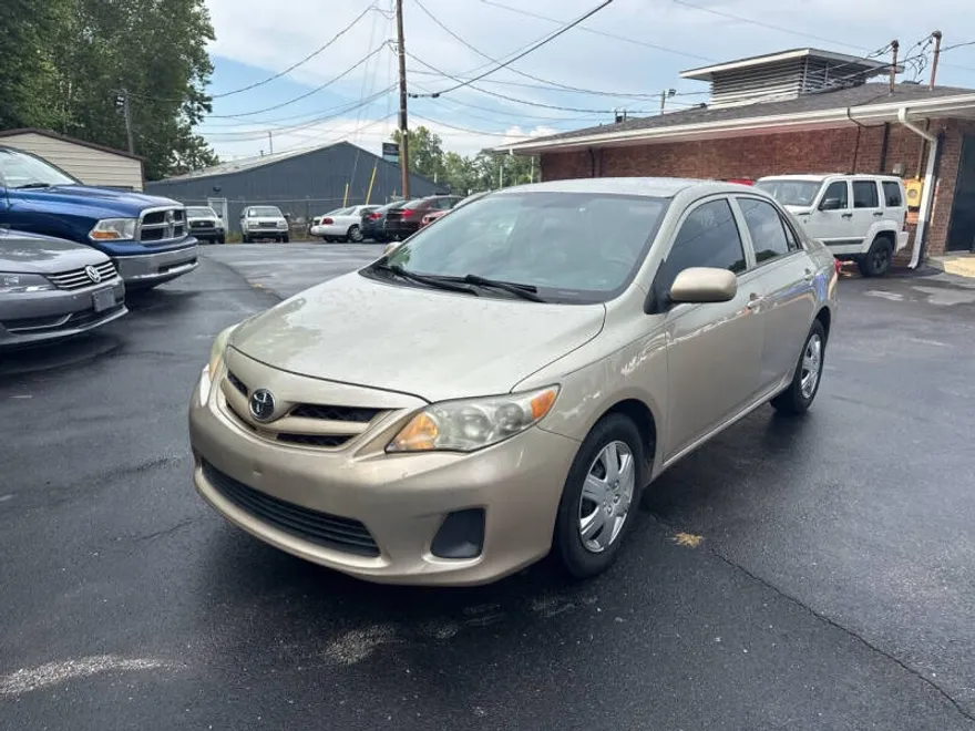 2013 Toyota Corolla L photo 1
