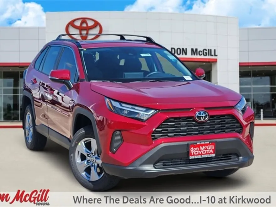 2025 Toyota RAV4 XLE photo 1