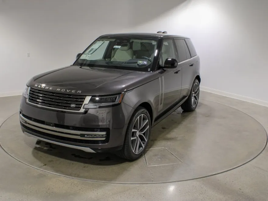 2025 Land Rover Range Rover SE photo 1