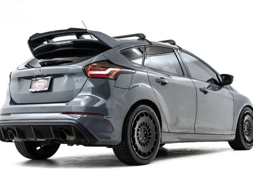2016 Ford Focus RS photo 1
