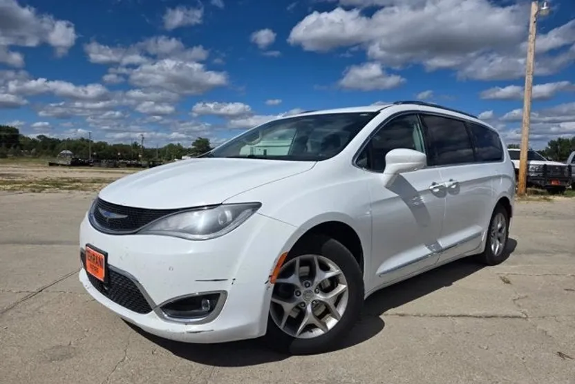 2018 Chrysler Pacifica Touring Plus photo 1