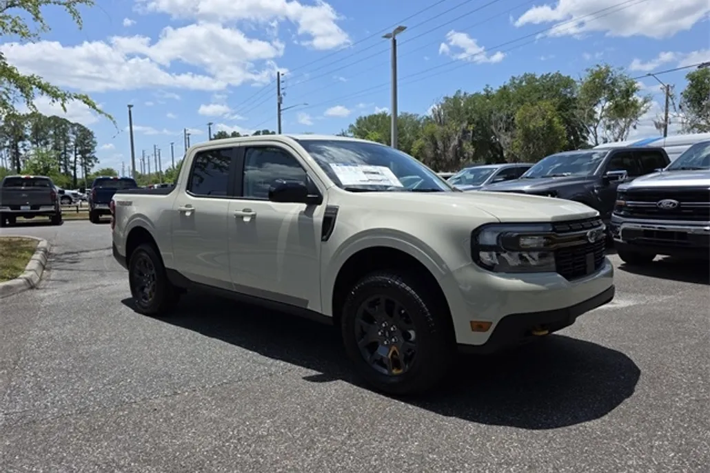 2024 Ford Maverick Lariat photo 1